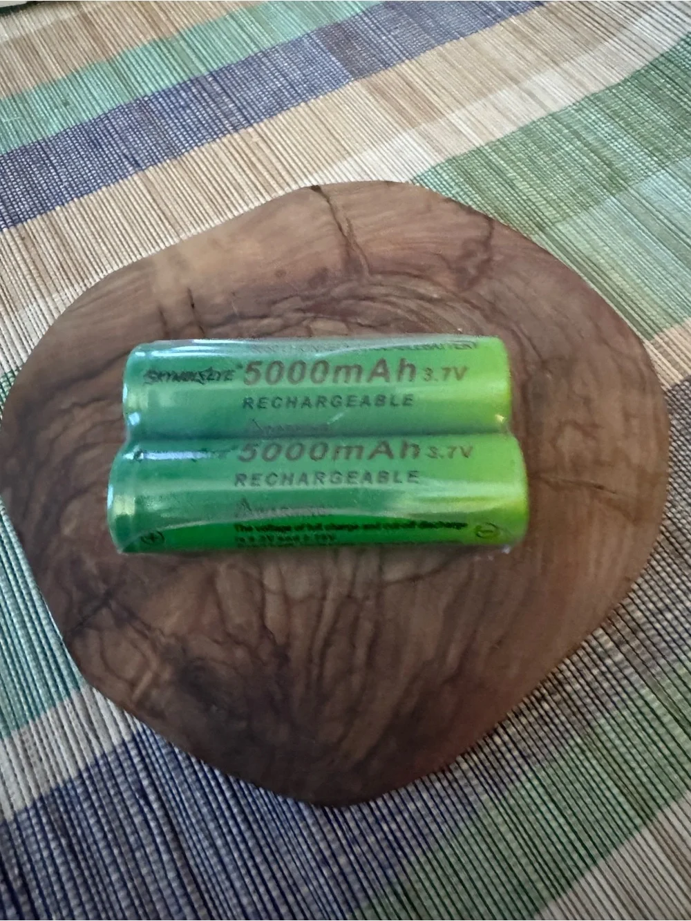 5000mAh 18650 Rechargeable Batteries with 4-Slot Black Charger
